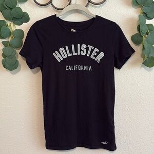 Y2K Hollister Black Graphic Baby-Tee Top✨